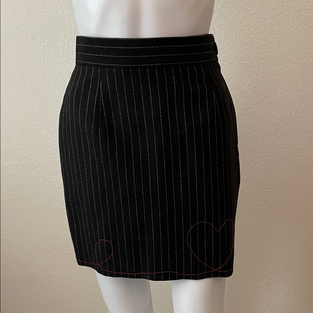 Cheap and chic by Moschino high-waisted skirt(made in Italy)size 2(26”waist)